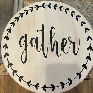 Lazy Susan table centerpiece